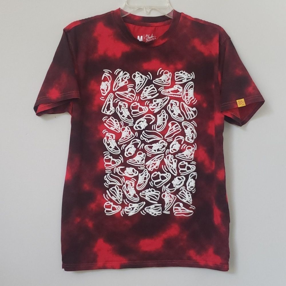 Bleeker & Mercer T Shirt Mens M Puffed Sneakers Graphic Red Black Cree